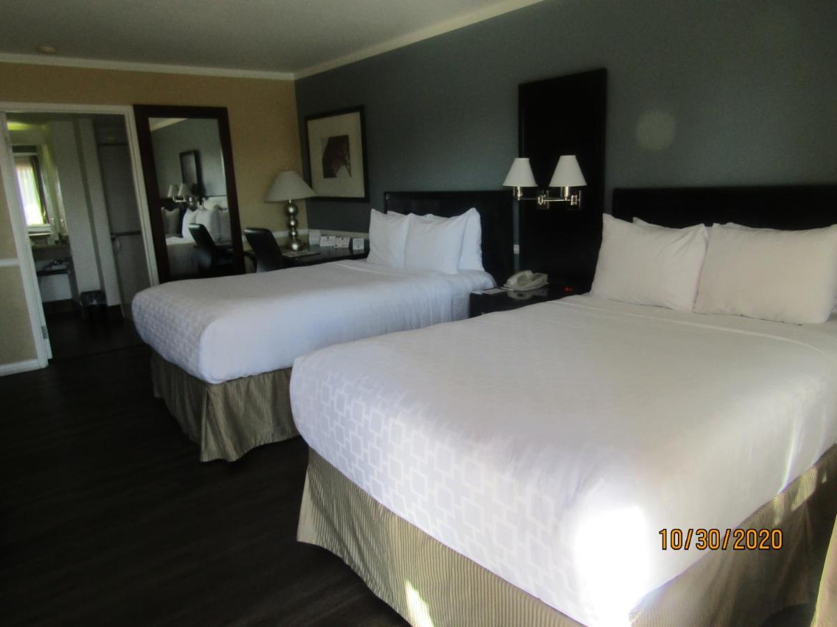 Clarion Near China Naval Station Inn 2*