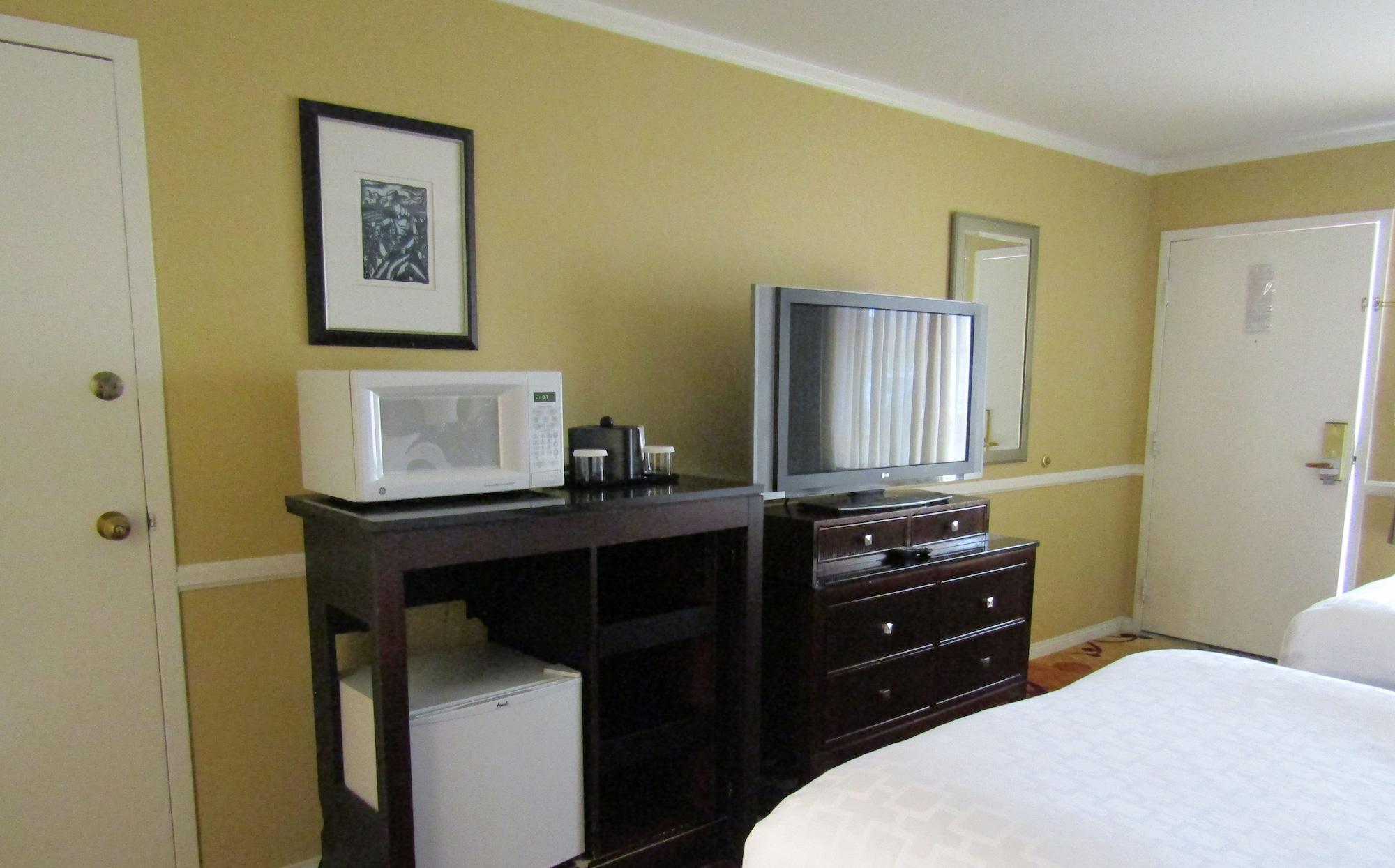 Clarion Near China Naval Station 2* Ridgecrest