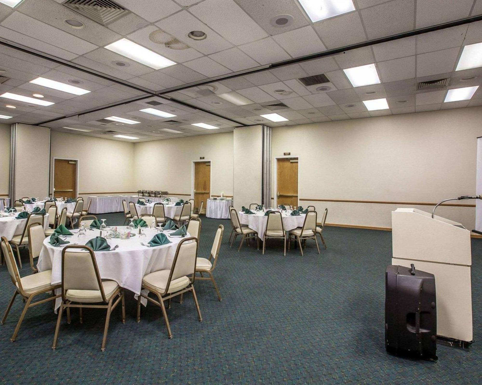 Inn Clarion Near China Naval Station Ridgecrest