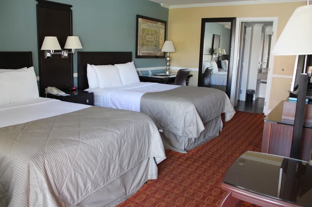Clarion Near China Naval Station Inn 2*