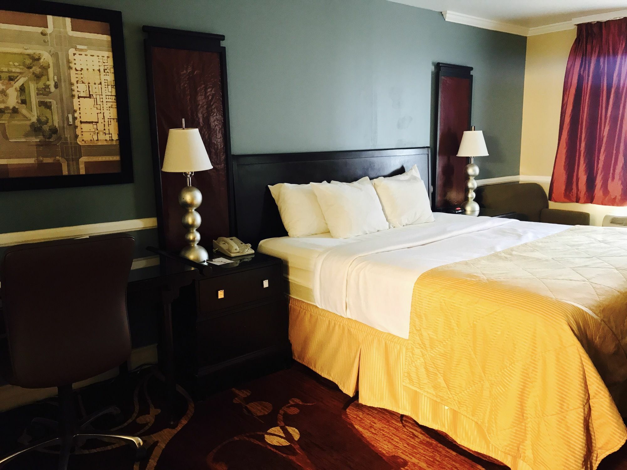 Inn Clarion Near China Naval Station